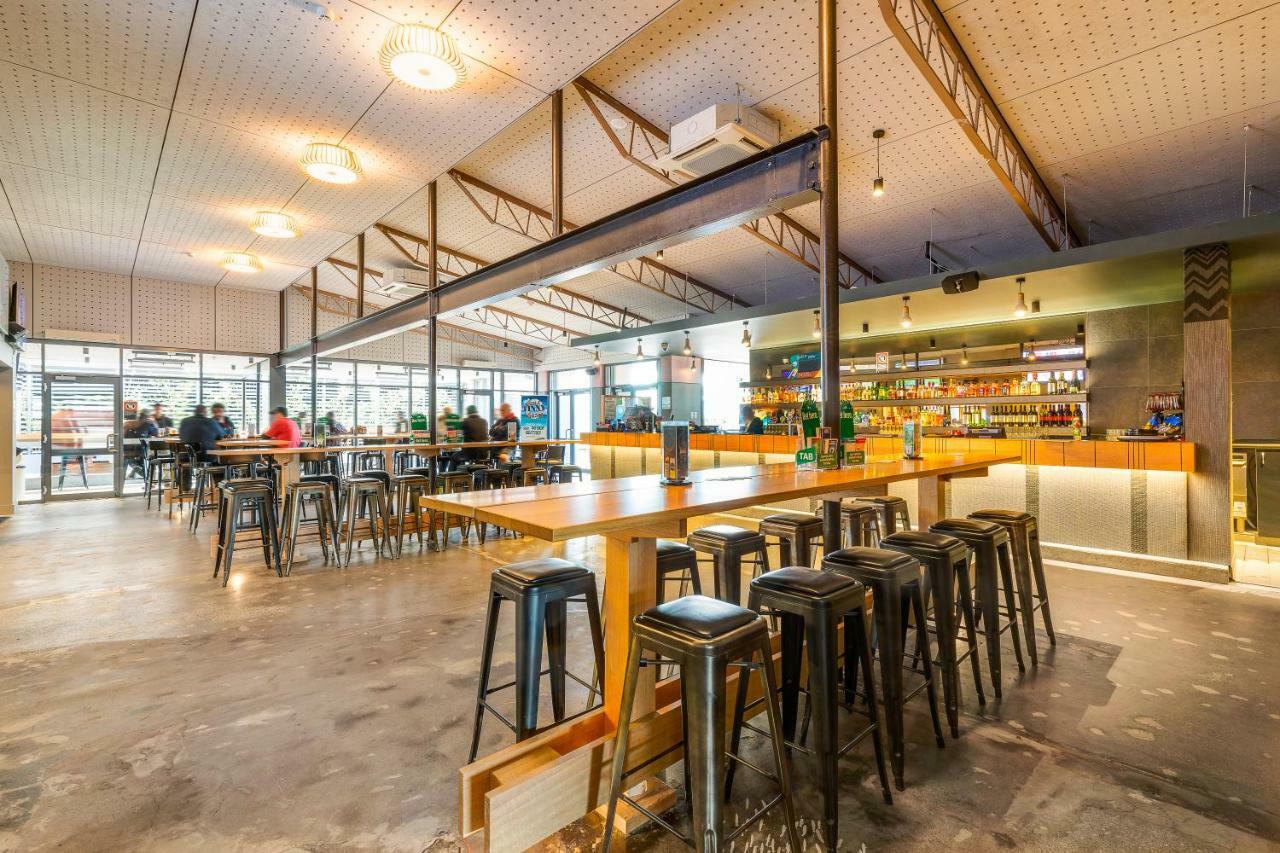 Nightcap At Ocean Beach Hotel Umina Beach Buitenkant foto